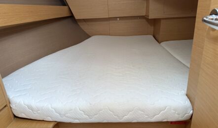 Dufour-382-2-gl-innenaufnahme-04
