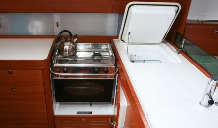 Dufour-40e-performance-innnaufnahme-07