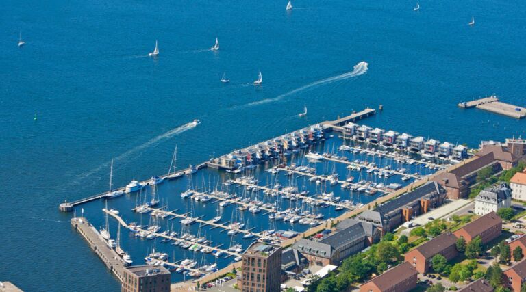 Luftbild der Marina Sonwik in Flenburg Yachtcharter Flensburg bei 1. Klasse Yachten Luftbild der Marina Sonwik in Flenburg Yachtcharter Flensburg bei 1. Klasse Yachten