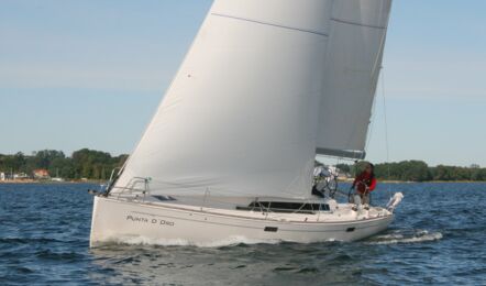 Backbord Aussenaufnahme der Salona 38 Performance "Punta D´Oro" in Heiligenhafen