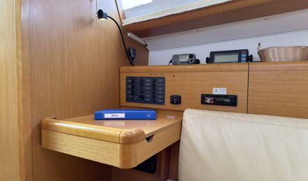 Pantry der Sun Odyssey 30i "Storm" in Heiligenhafen