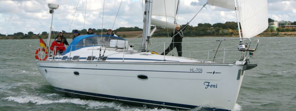 Steuerbord Aussenaufnahme der Bavaria 46 cruiser „Foxi“ in Heiligenhafen