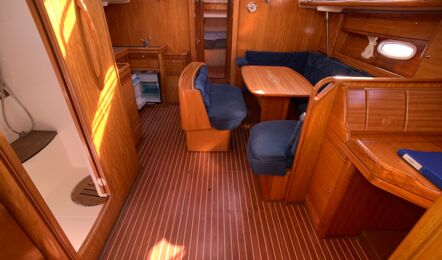 Bavaria-46-cruiser-innenaufnahme-01