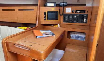 Beneteau-cyc-39-innenaufnahme-08