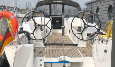 Dufour-40e-performance-aussenaufnahme-02