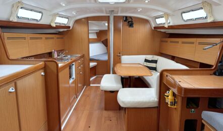 Beneteau-cyc-43-3-innenaufnahme-01