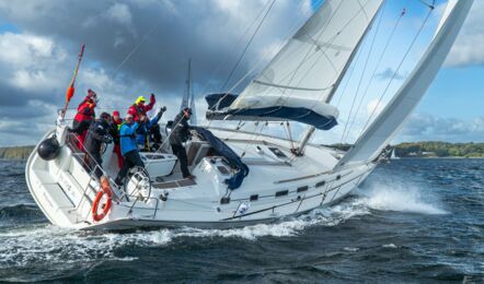 Beneteau-cyc-43-4-aussenaufnahme-01