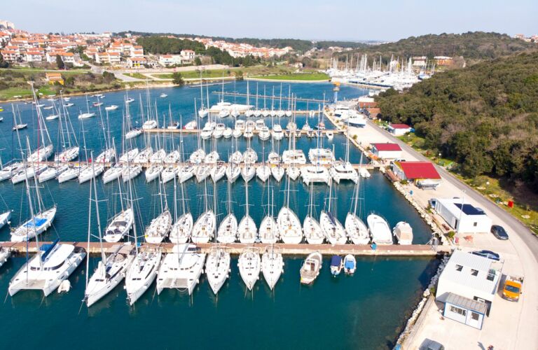 Yachtcharter Kroatien ab Pula mit 1. Klasse Yachten Yachtcharter Kroatien ab Pula mit 1. Klasse Yachten