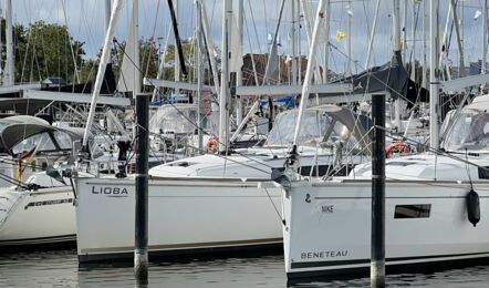 Bug Backbord Aussenaufnahme der Sun Odyssey 389 Lioba in Heiligenhafen