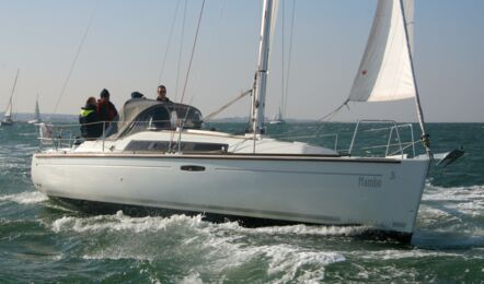 Oceanis-31-aussenaufnahme-03