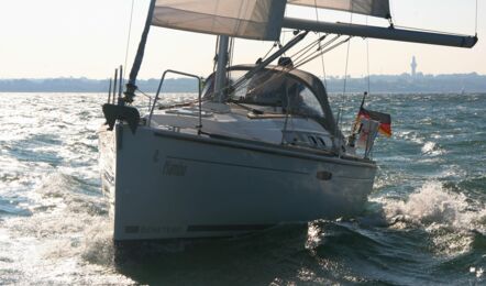 Oceanis-31-aussenaufnahme-04