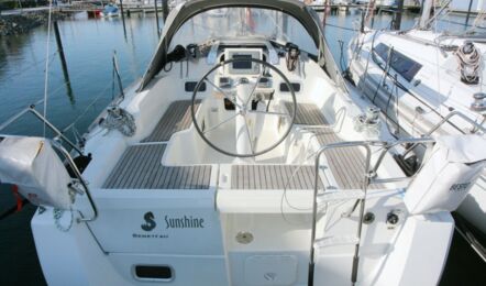 Oceanis-31-aussenaufnahme-02