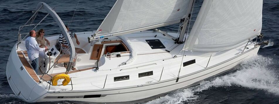 Steuerbord Aussenaufnahme einer Bavaria cruiser 32.2 in Heiligenhafen