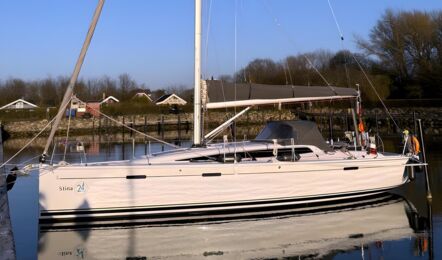 Backbord Aussenaufnahme der Dehler 38 „Stina24“ in Flensburg
