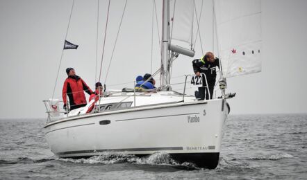 Oceanis-31-aussenaufnahme-06