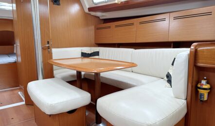 Beneteau-cyc-43-3-innenaufnahme-11