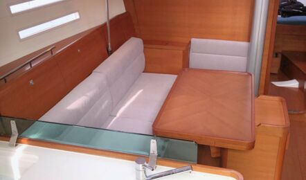 Dufour-40e-performance-innnaufnahme-05