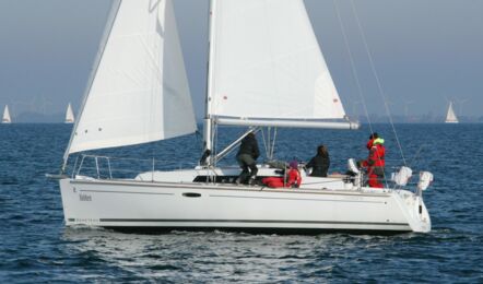Oceanis-31-aussenaufnahme-01