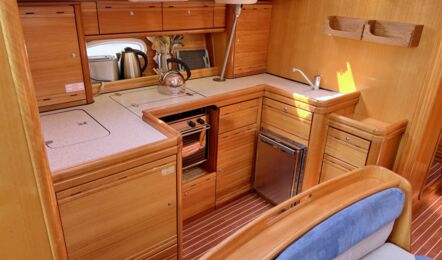 Bavaria-46-cruiser-innenaufnahme-08