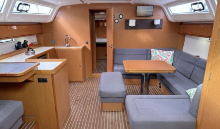 Bavaria-cruiser-51-innenaufnahme-01