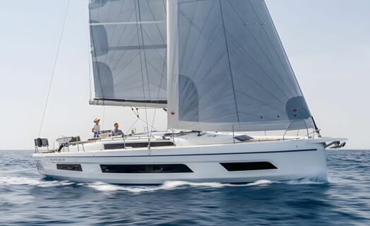 Steuerbord Aussenaufnahme einer Dufour 41 in Heiligenhafen