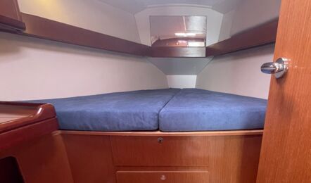Bugkabine Innenaufnahme der Oceanis 37 "White Horse" in Flensburg