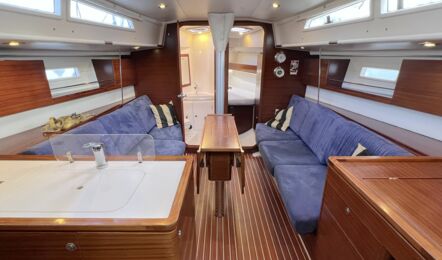 Salon Innenaufnahme der Salona 38 performance "Punta D´Oro" in Heiligenhafen