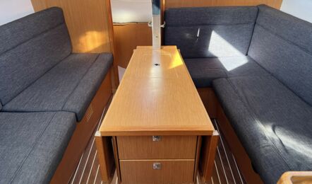 Bavaria-cruiser-33-innenaufnahme-06
