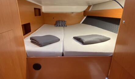 Beneteau-cyc-43-4-innenaufnahme-05