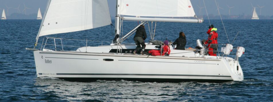 Backbord Aussenaufnahme der Oceanis 31 Robben in Heiligenhafen