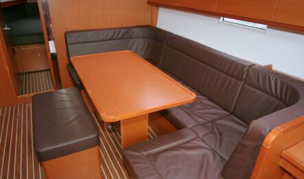Bavaria-cruiser-41-sport-innenaufnahme-07