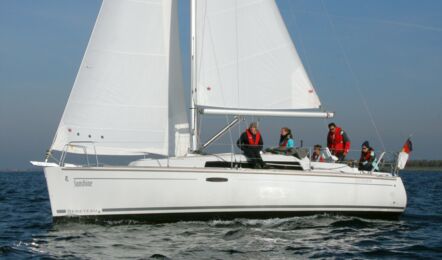 Oceanis-31-aussenaufnahme-01