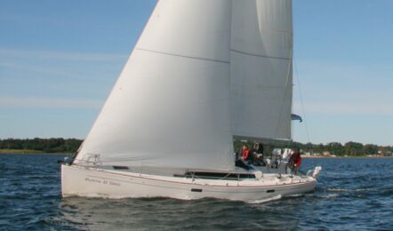 Backbord Aussenaufnahme der Salona 38 Performance "Punta D´Oro" in Heiligenhafen
