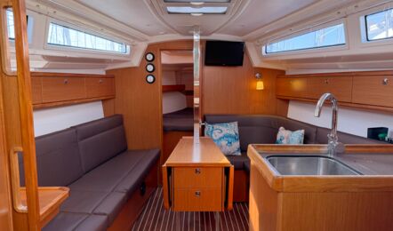 Bavaria-cruiser-33-innenaufnahme-01