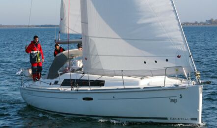 Oceanis-34-2-aussenaufnahme-02