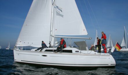 Oceanis-34-2-aussenaufnahme-04