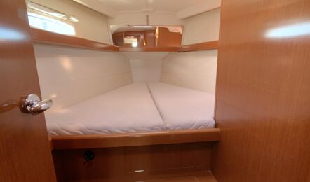 Bugkabine Innenaufnahme der Oceanis 43 "Andrea" in Heiligenhafen