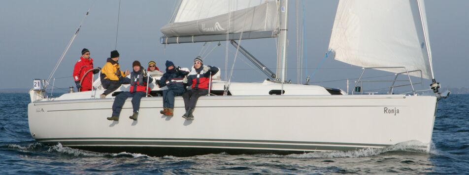 Backbord Aussenaufnahme der Hanse 370 "Ronja" in Barth
