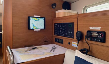 Sun-odyssey-389-innenaufnahme-05