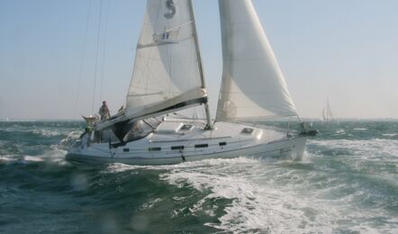 Beneteau-cyc-39-aussenaufnahme-01