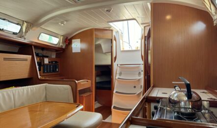 Beneteau-cyc-39-innenaufnahme-04