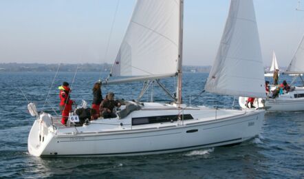 Oceanis-31-aussenaufnahme-03