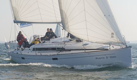 Steuerbord Aussenaufnahme der Salona 38 Performance "Punta D´Oro" in Heiligenhafen