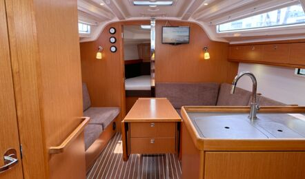 Bavaria-cruiser-37-innenaufnahme-01