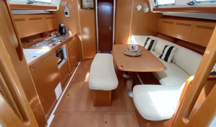 Beneteau-cyc-43-4-innenaufnahme-01