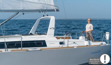 Backbord Steuerstand einer Oceanis 38 in Heiligenhafen