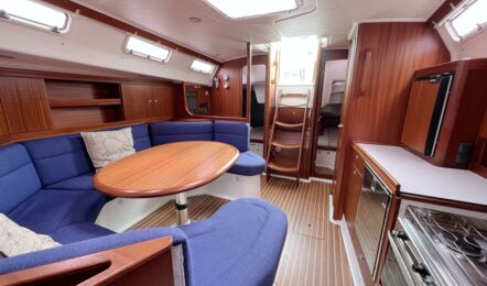 Salon Innenaufnahme der Vilm 41 CR "Karoline" in Heiligenhafen