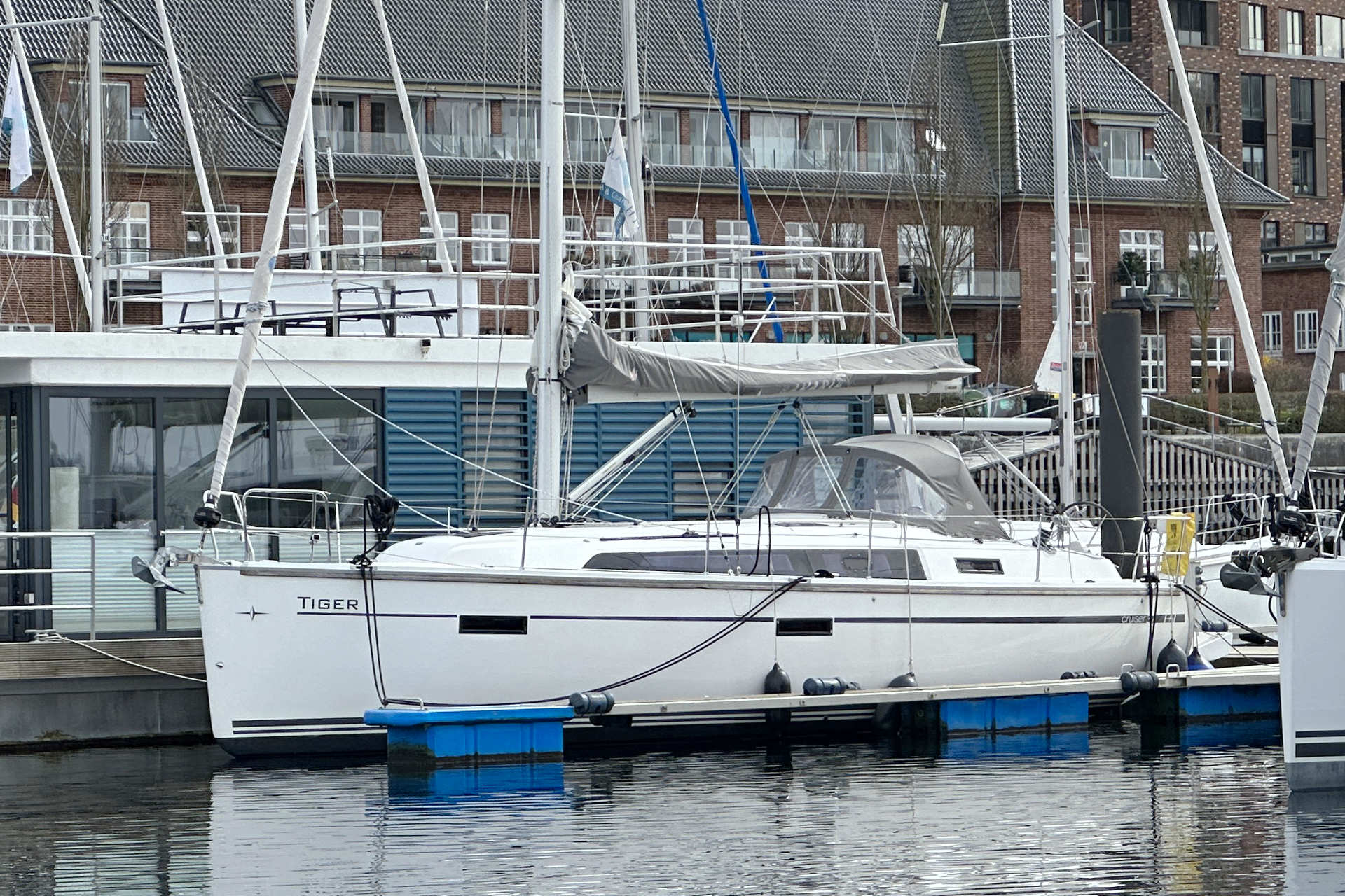 Bavaria cruiser 37