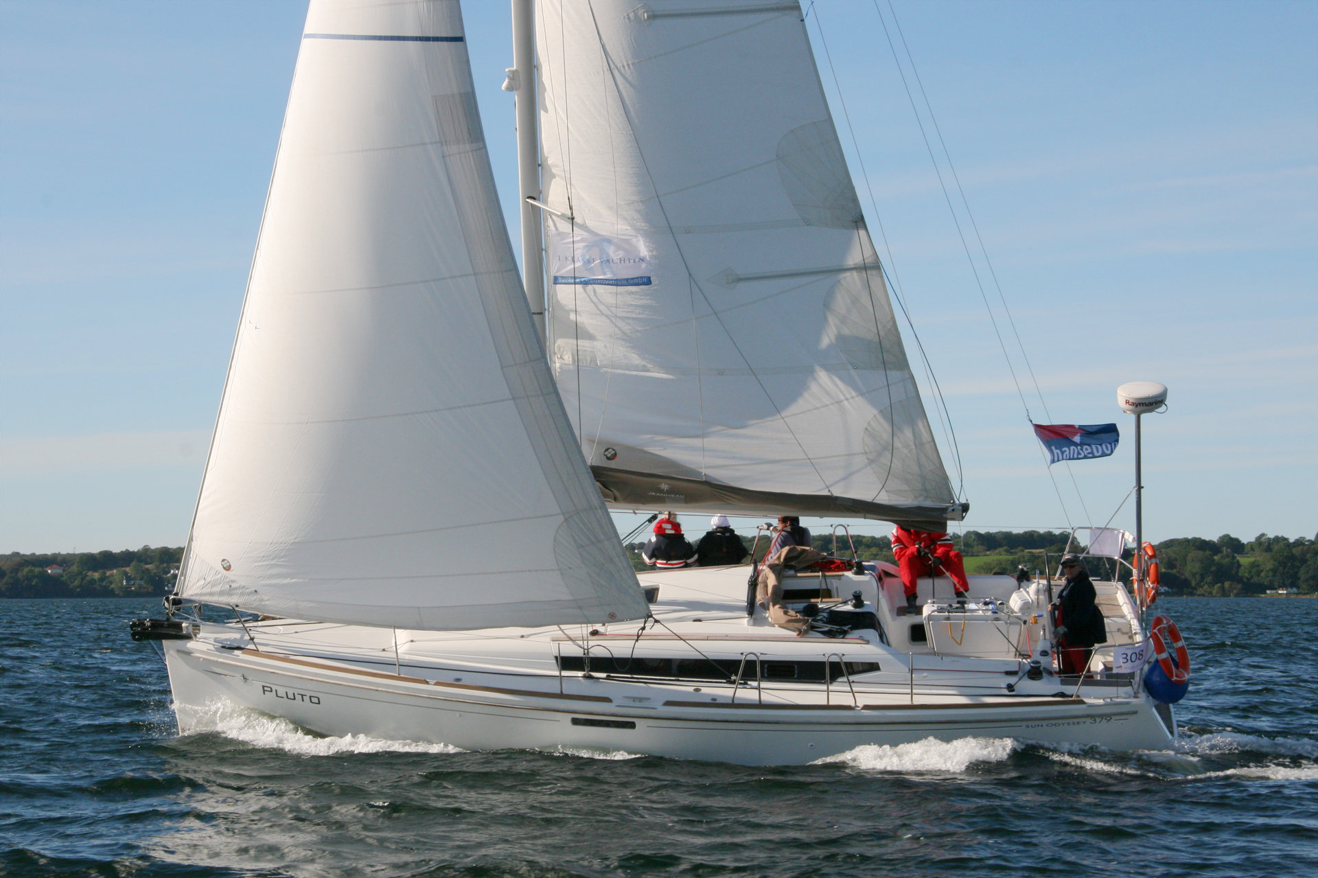 Backbord Aussenaufnahme der Sun Odyssey 379 Pluto in Flensburg